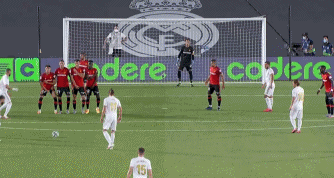 频繁使用挥舞魔杖的庆祝动作，土耳其前锋被华纳兄弟起诉