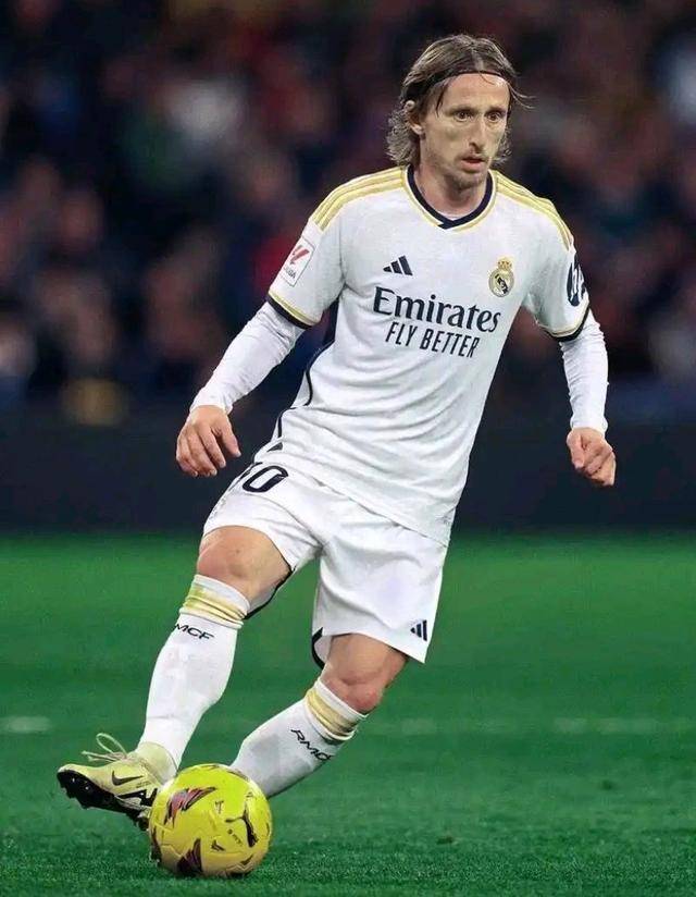 足球世界杯票务系统再次崩溃，球迷疯狂涌入