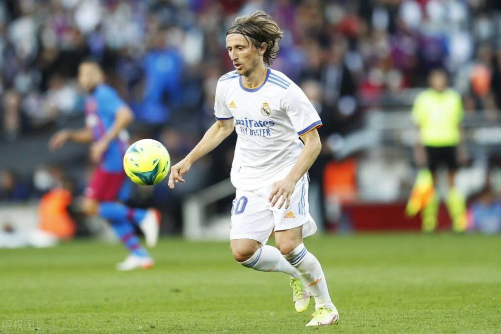 英超-狼队0-3曼联：送副班长首胜？NO！阿莫林要逼近欧冠区｜前瞻